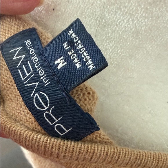 Preview International Soft Tan Cardigan100% cashmere - Picture 6 of 15